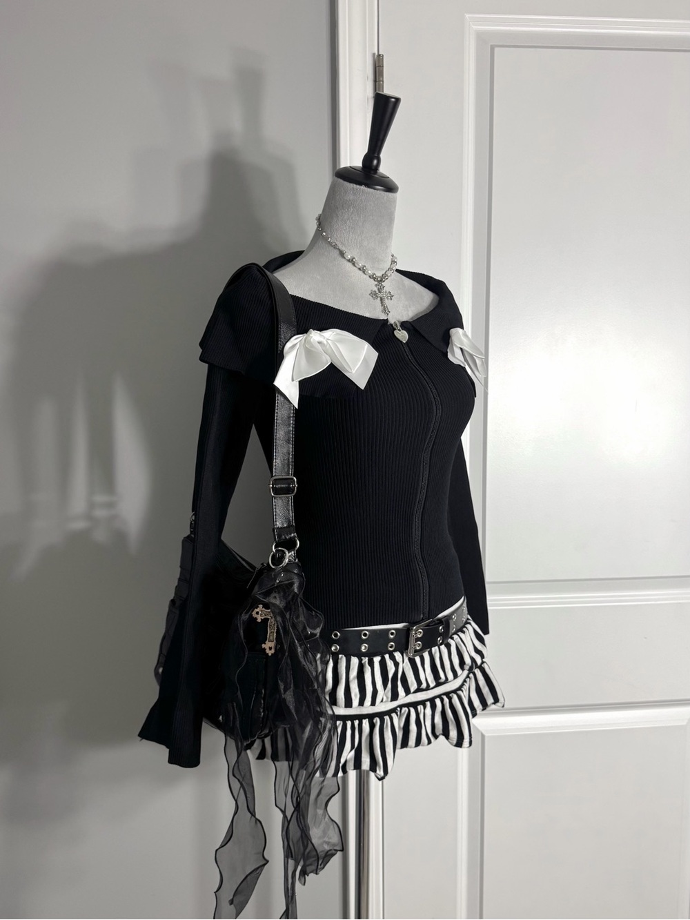 NWT Dolls Kill Sugar Thrillz Bowtie Zip Up Ribbed Cardigan - Picture 6 of 11